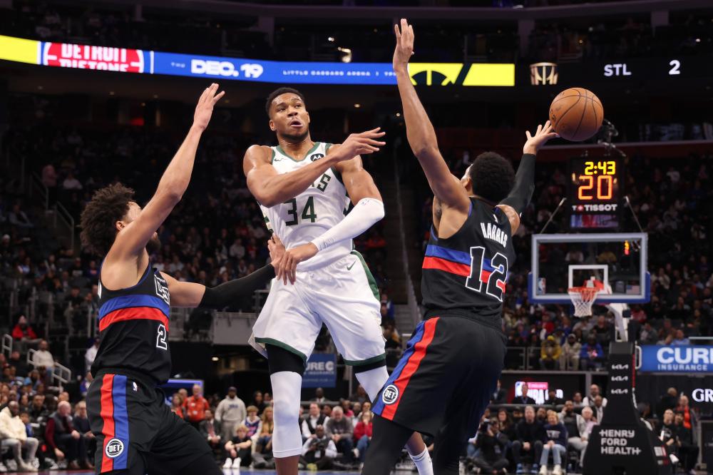 通过积极的 通过积极的